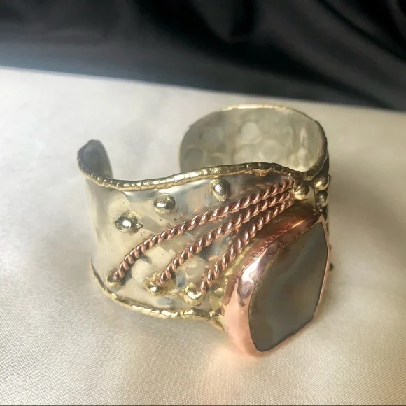 GORGEOUS Tri-Tone Gemstone Cuff - Picture 6 of 10